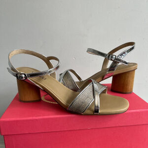 Women's Vaneli Sandals Size 9N Silver & Camel